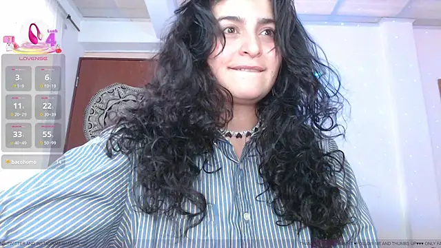 Snapshot of Marci_owo chatting on September 17, 7:23 pm Marci owo online show from September 17, 7:23 pm