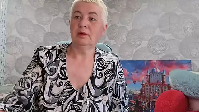 NicoleOlla online show from May 4, 1:53 am