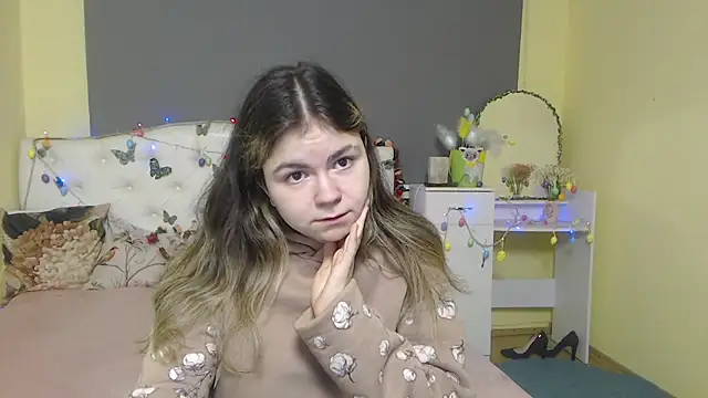 TinaRedly online show from April 10, 6:19 am