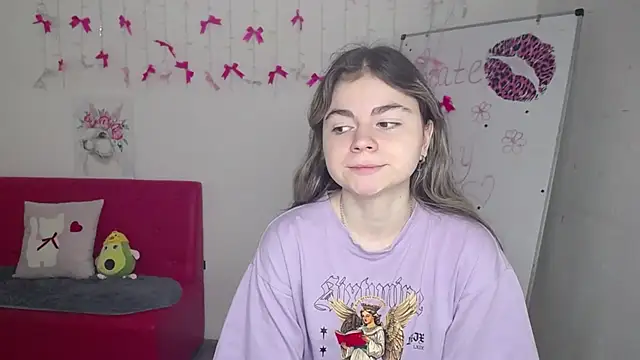 TinaRedly online show from May 4, 11:36 am