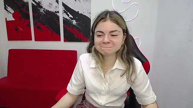 TinaRedly online show from July 10, 5:46 pm