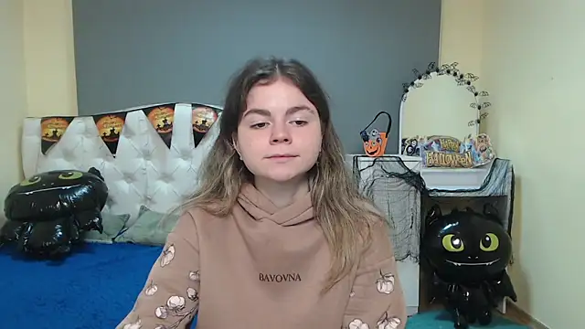 TinaRedly online show from October 19, 5:37 pm