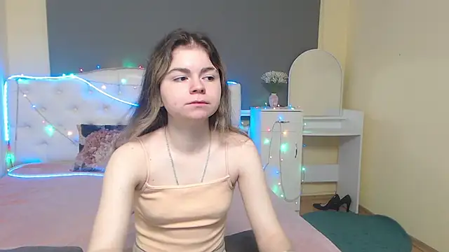 TinaRedly online show from May 8, 5:43 am