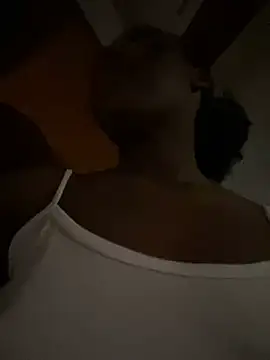 kellya  online show from May 24, 1:04 am