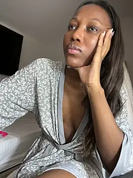 kellya  online show from May 16, 12:02 am
