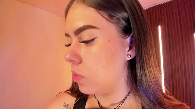 ArianaBaker online show from June 21, 2:32 pm