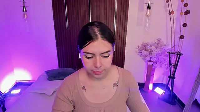 ArianaBaker online show from May 20, 2:14 pm