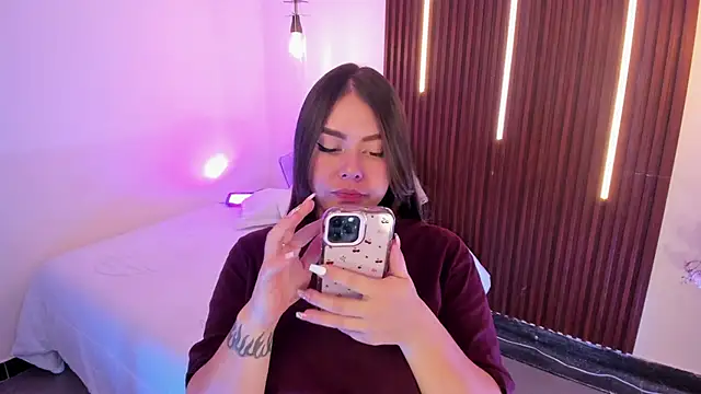 ArianaBaker online show from March 31, 1:55 pm