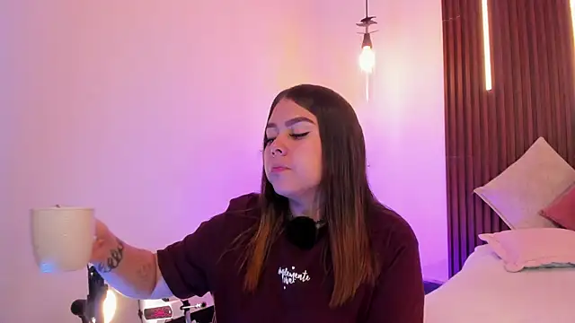 ArianaBaker online show from February 17, 1:43 pm