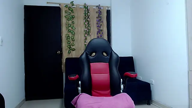 Snapshot of kaira_sweet_ chatting on September 15, 9:06 am kaira sweet online show from September 15, 9:06 am