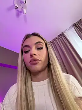 HaileyMadow online show from May 22, 6:11 am