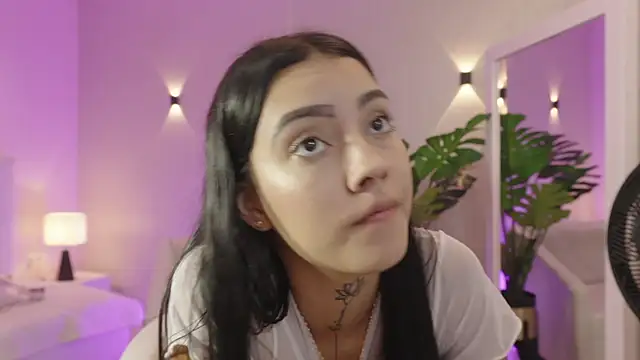 miagomezweb1 online show from November 20, 1:45 pm