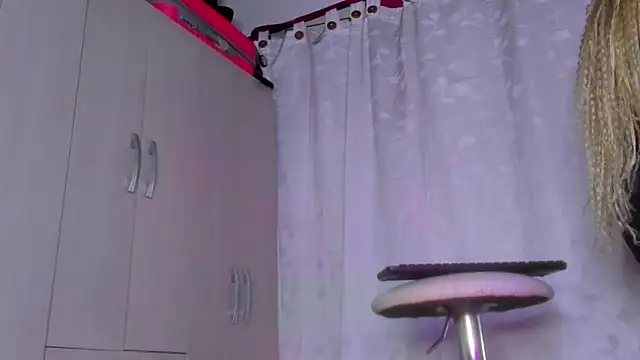 Kendall Hotsexy x online show from May 10, 4:58 am