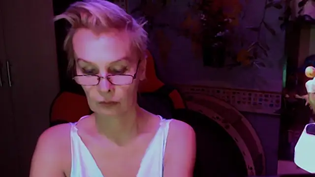 HelgaHimmell online show from March 22, 8:04 pm