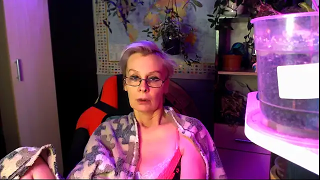 HelgaHimmell online show from May 6, 9:52 pm