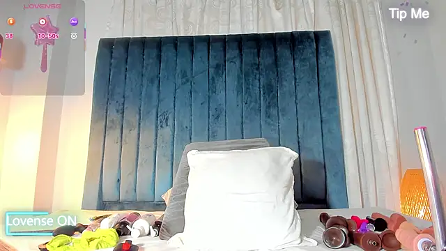 blondehorny69 online show from September 8, 7:24 pm