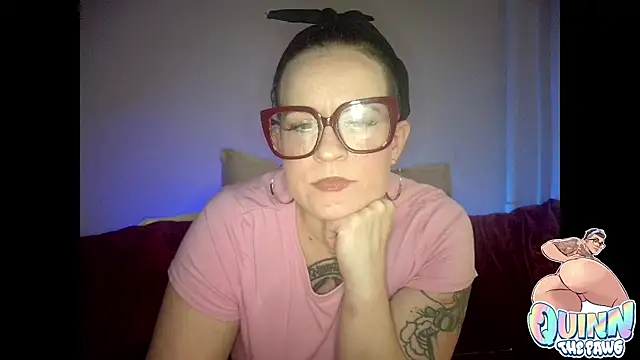 quinnmariexo online show from November 19, 10:10 pm