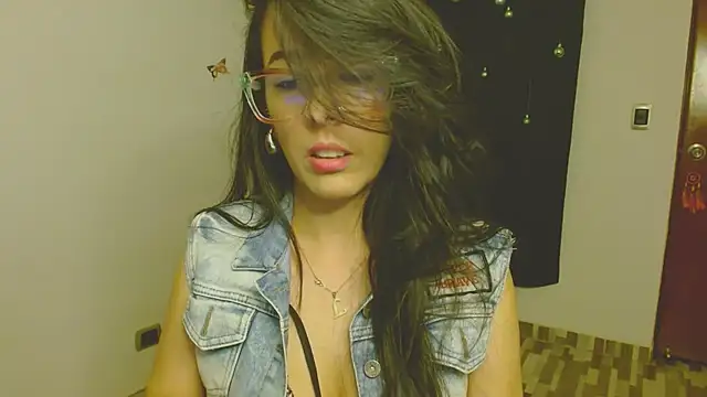 ella peck online show from November 13, 4:11 am