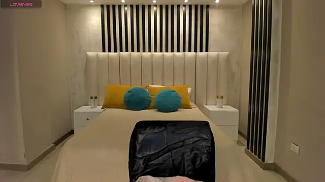 MollySundersX online show from May 24, 4:33 am