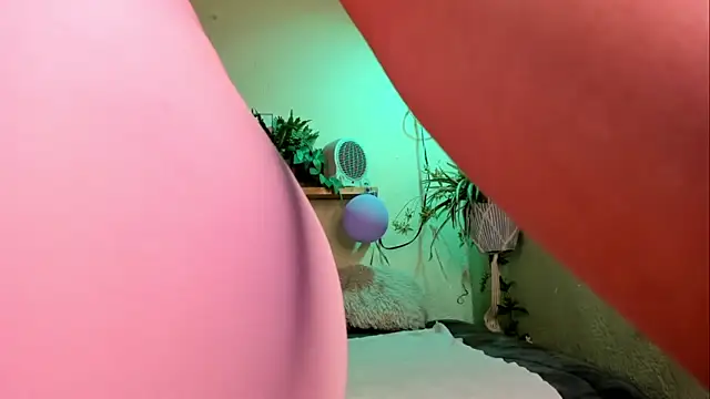 MiaaRose online show from March 31, 7:58 pm