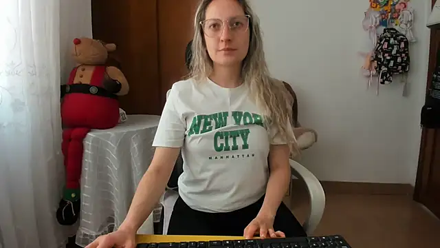 Adele johnsonn1 online show from March 25, 3:59 pm