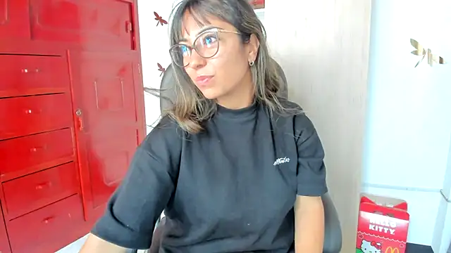 Isabellaa22 1 online show from May 19, 5:42 pm