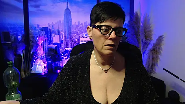ninarandmann online show from May 18, 4:46 pm