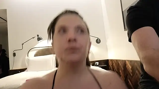 miss-shorty online show from November 8, 4:12 pm