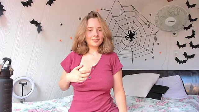 Sophy Bunny online show from October 16, 8:55 pm