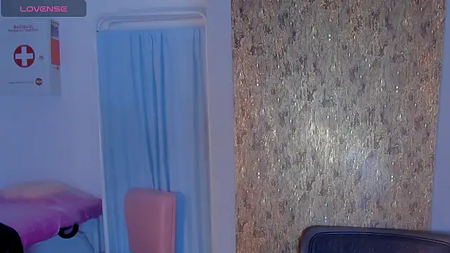 Charlotte  Brown  online show from November 10, 12:00 pm