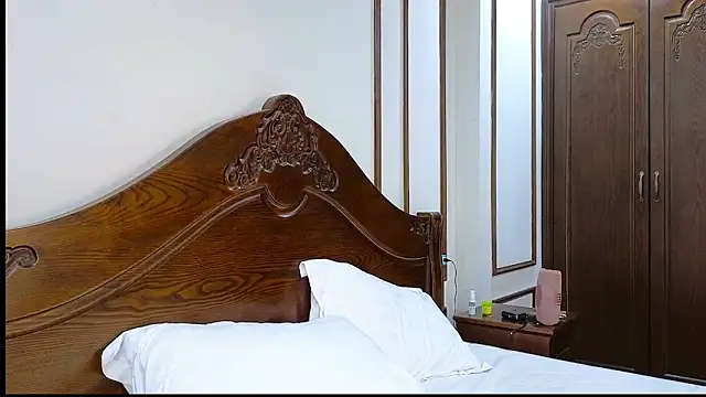 SophieInkk online show from April 22, 10:12 am