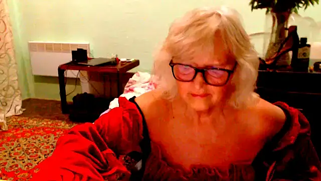 Natali7634 online show from May 10, 6:21 pm