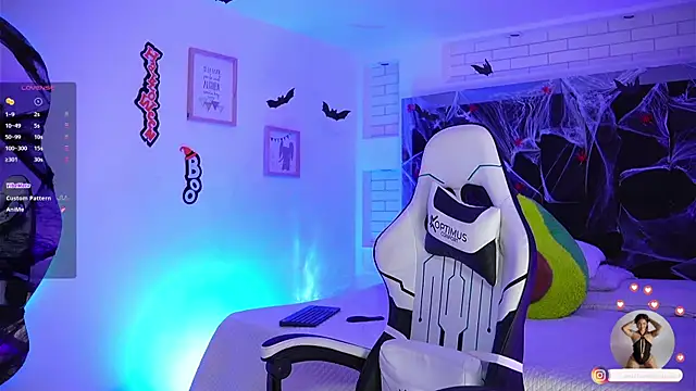 Marianamonroe  online show from October 24, 7:21 pm