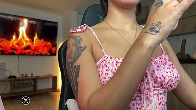 MarianaBranzz online show from May 8, 2:09 pm