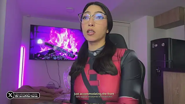 MarianaBranzz online show from April 28, 2:21 pm
