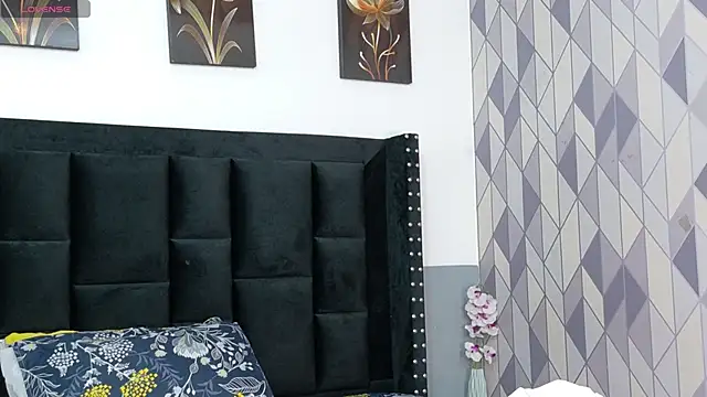 kinkyhousewifee online show from January 9, 2:49 am