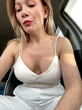 LavenderHot online show from May 5, 1:52 am