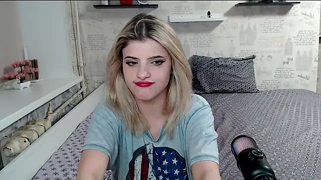 AleksandraFlores online show from April 14, 11:49 pm