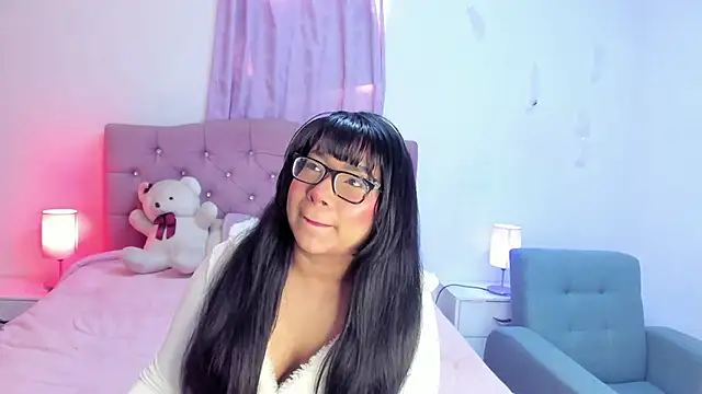 Latinabombsheell online show from December 1, 7:16 pm