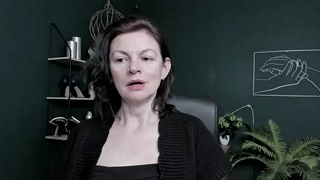 VivianWILD online show from May 19, 6:31 am