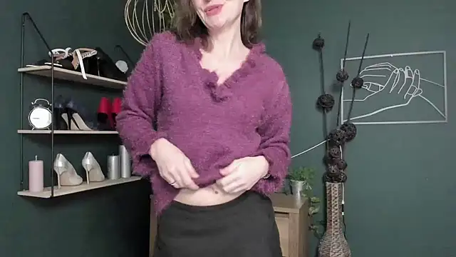 VivianWILD online show from October 22, 5:56 am