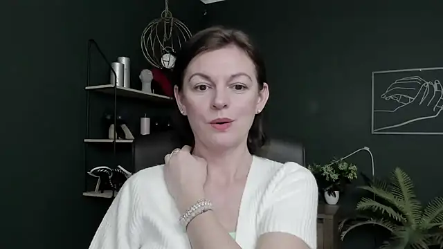 VivianWILD online show from May 29, 6:44 am