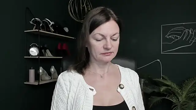 VivianWILD online show from October 27, 7:37 am