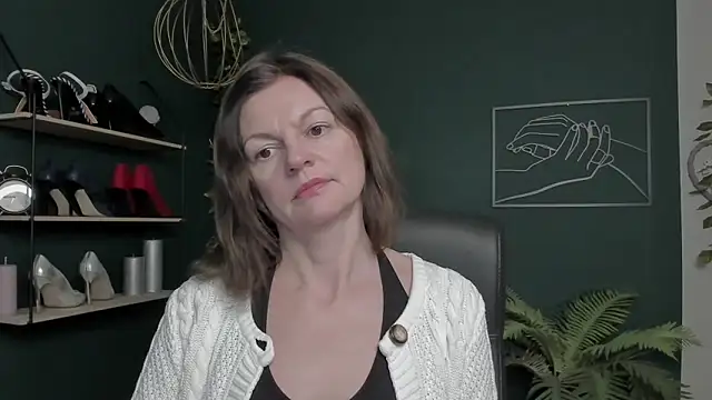 VivianWILD online show from November 10, 7:36 am