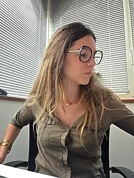 lucie mehott online show from May 11, 9:22 am