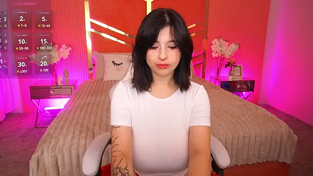 Snapshot of Miki_Kivi chatting on September 11, 10:32 pm Miki Kivi online show from September 11, 10:32 pm