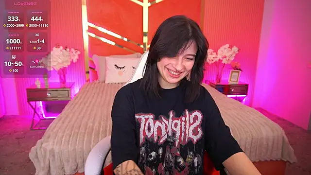 Snapshot of Miki_Kivi chatting on September 22, 10:08 pm Miki Kivi online show from September 22, 10:08 pm