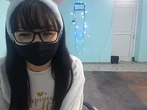 elllaaxx online show from December 19, 5:32 am