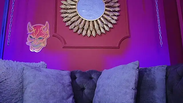 Julieta Russell online show from November 20, 12:06 pm