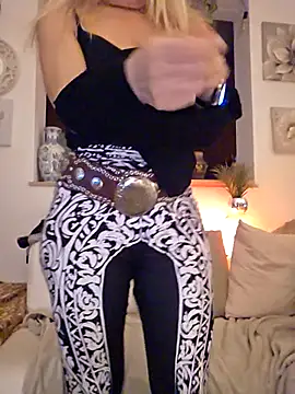 kikkastar online show from March 12, 9:17 pm